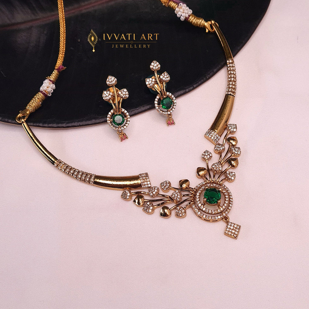 Traditional Hasli Necklace – Statement Choker Style