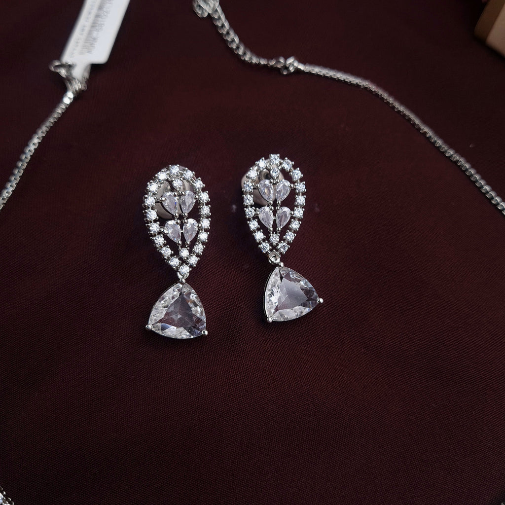 Regalia CZ Silver Curve Necklace with Center Stone