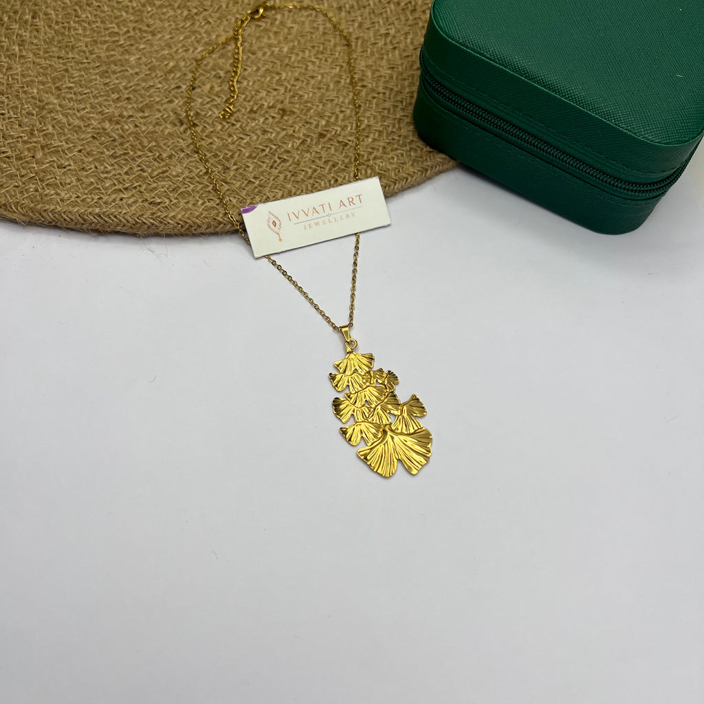 Gold Ginkgo Leaf Pendant Necklace – 18K Anti-Tarnish Finish