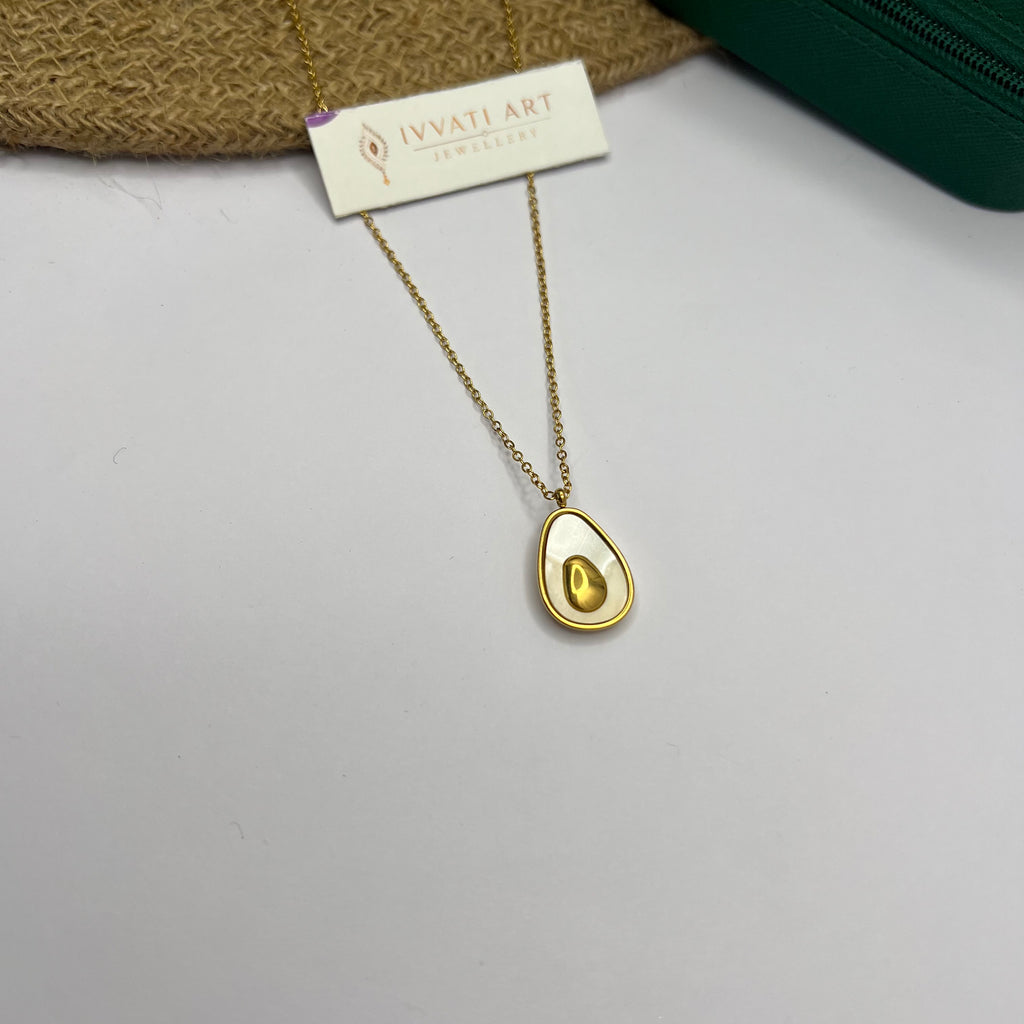 Golden Horizon Pendant – 18K Gold Plated Anti-Tarnish Necklace