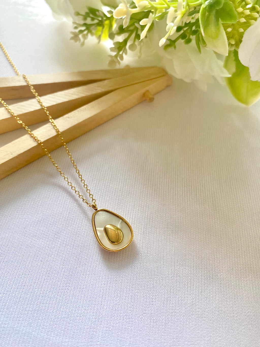 Golden Horizon Pendant – 18K Gold Plated Anti-Tarnish Necklace
