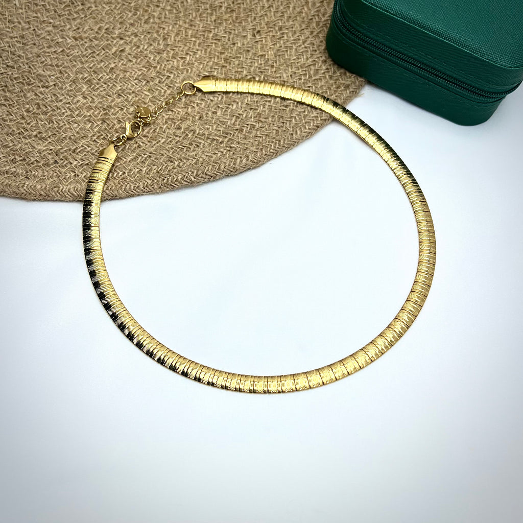 Anti-tarnish gold-plated choker necklace with elegant finish – Ivvati Art Jewellery

