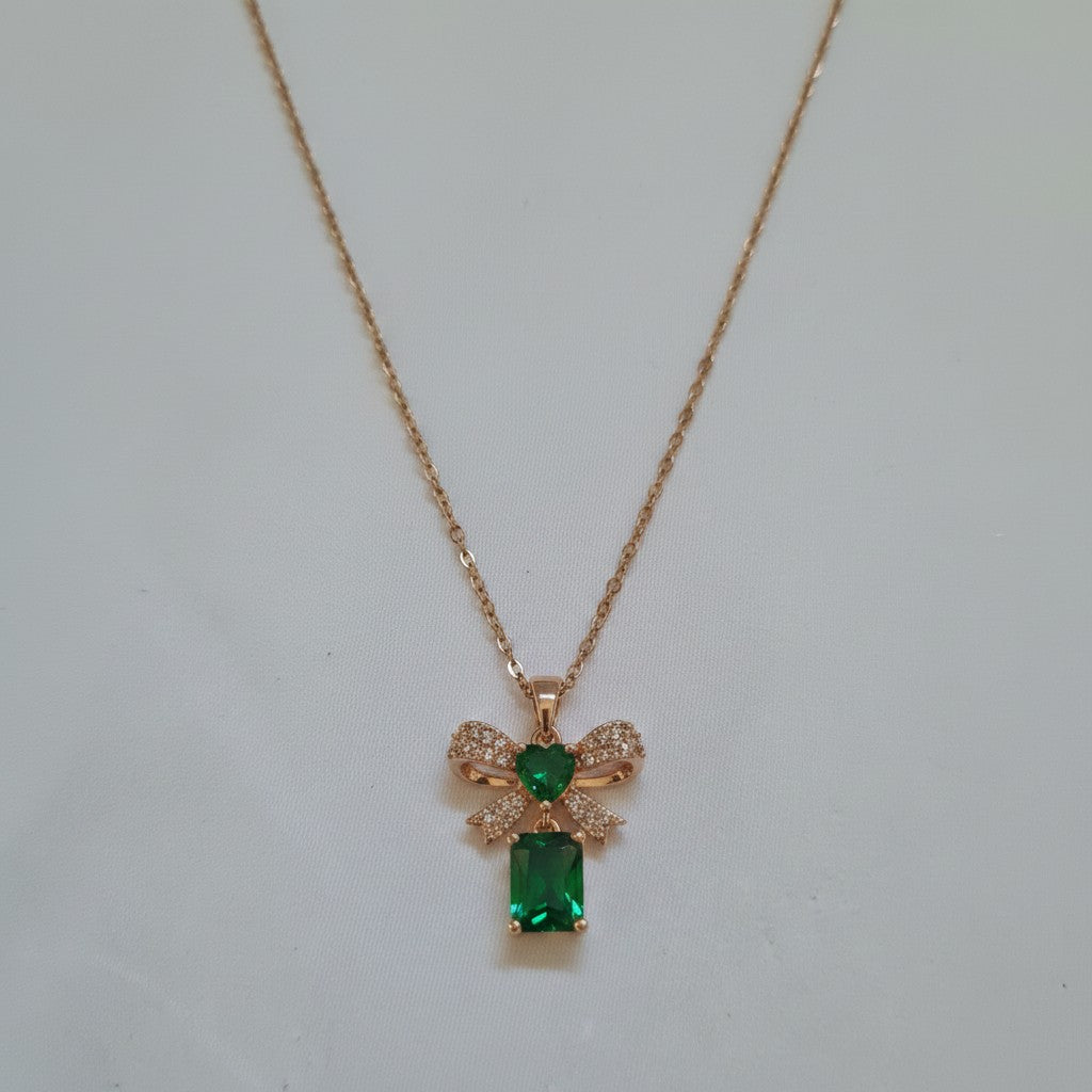 Green stone pendant necklace for women for party and festive wear