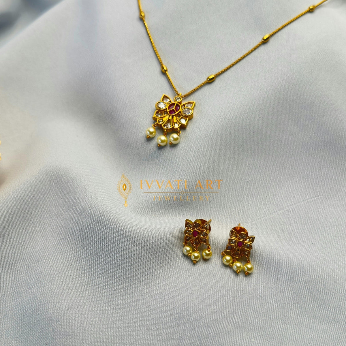 Ivvati traditional floral pendant necklace set with pearl drop earrings