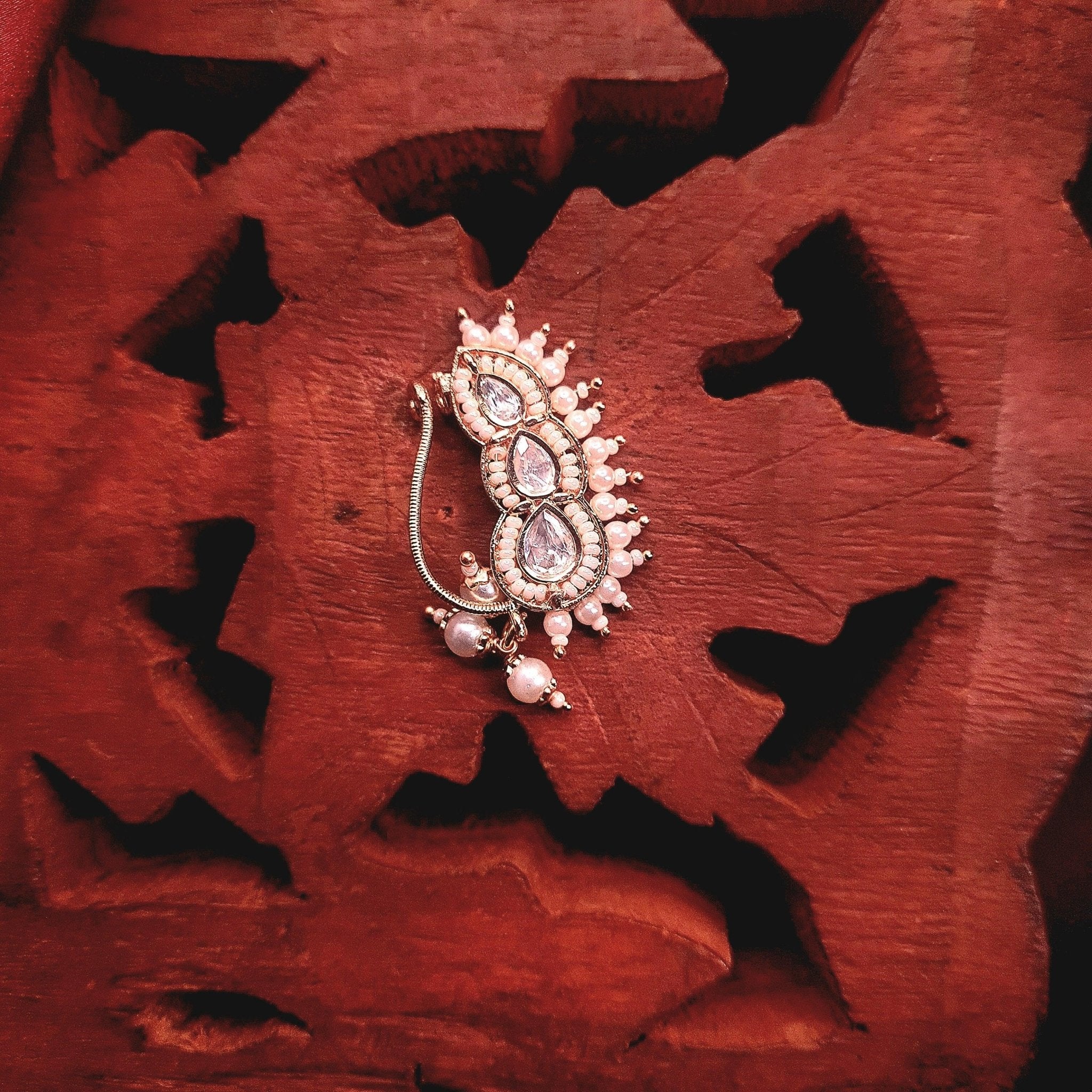 Maharashtrian Nath with pearl and kundan jewellery - GOLD | Ivvati Art Jewellery