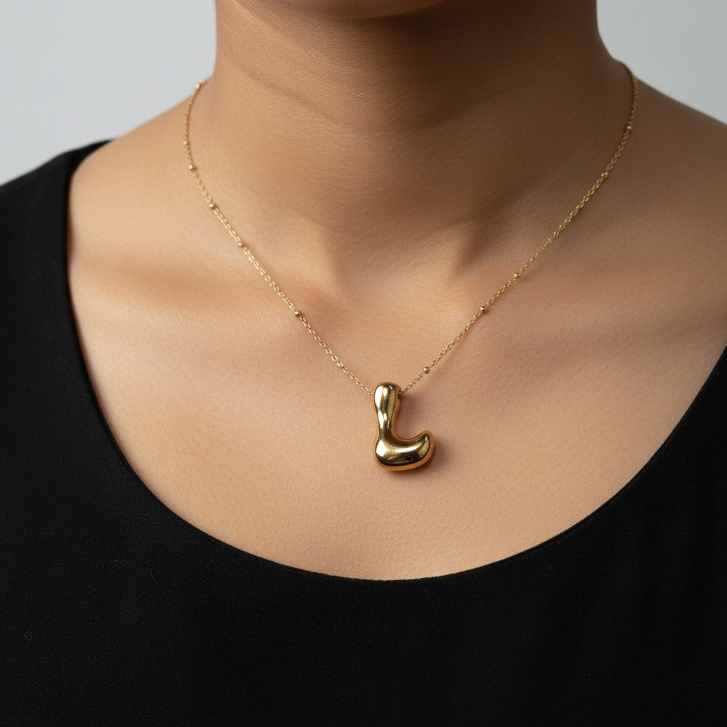 Sculpted curve pendant necklace for women | Ivvati demi-fine jewellery